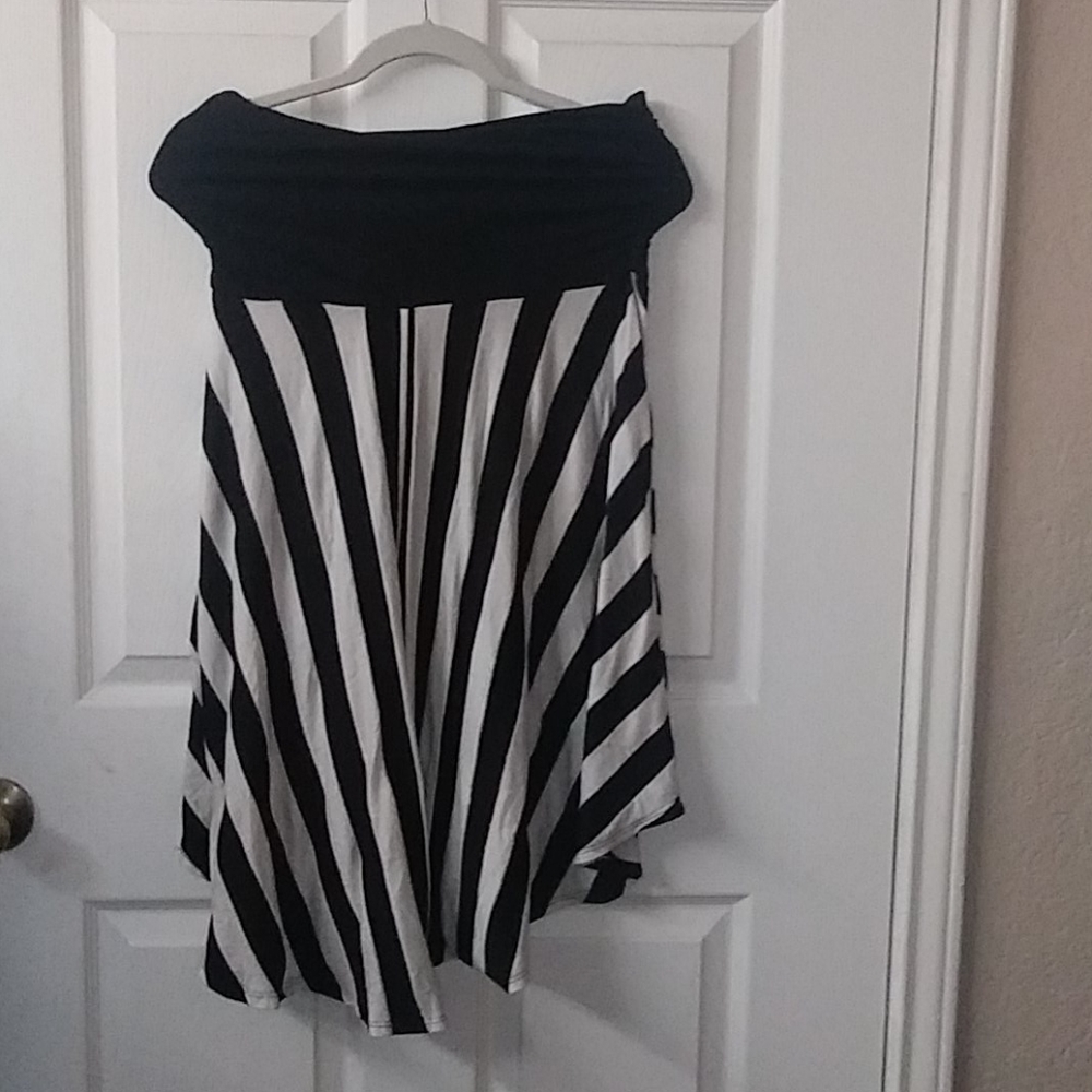 One piece, shoulderless, sundress